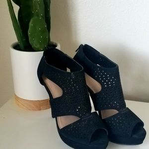 Size 8.5 Apt 9 Suede Peep Toe Stiletto Heels